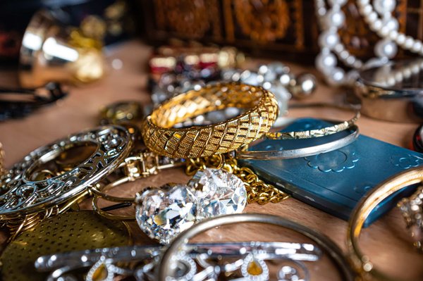 Bijoux fantaisie personnalisés pour femme : quels sont les effets qu'ils procurent ?